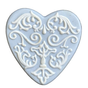 Wedgwood Jasperware Heart Pin Brooch Light Blue & White England Original Box 1.5